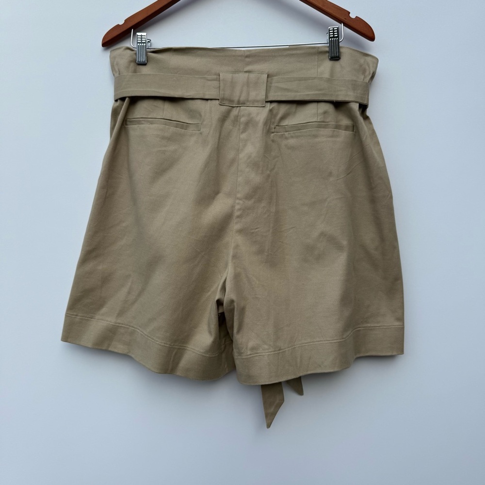 Halston Women Belted Solid Basic Shorts Size Large - image 2